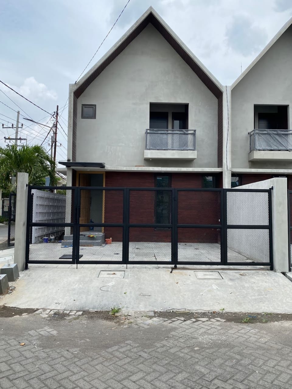Dijual Rumah Modern Kutisari Indah Utara Surabaya Selatan - Image 1