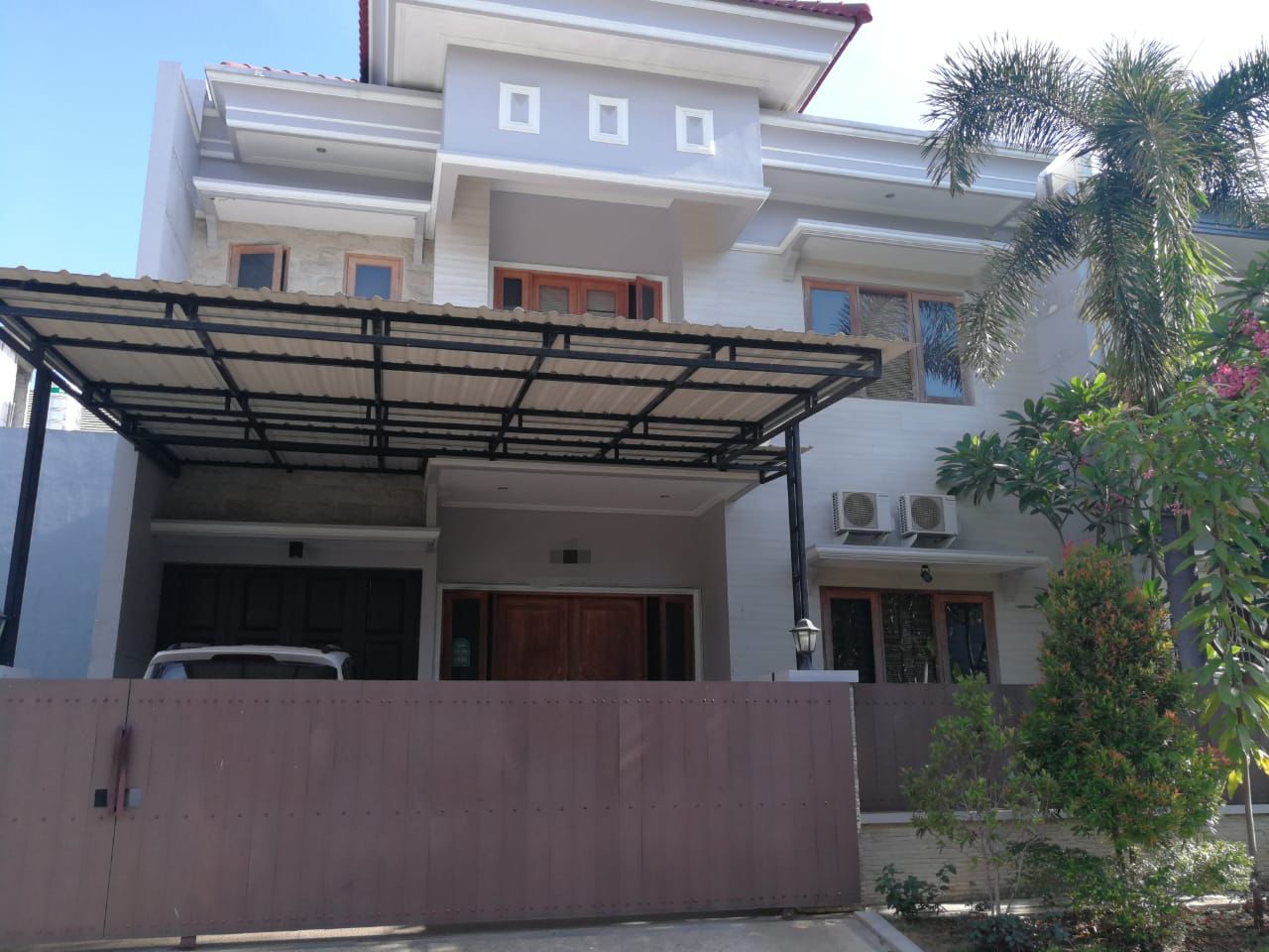 DISEWAKAN RUMAH di Pakuwon City - Image 1