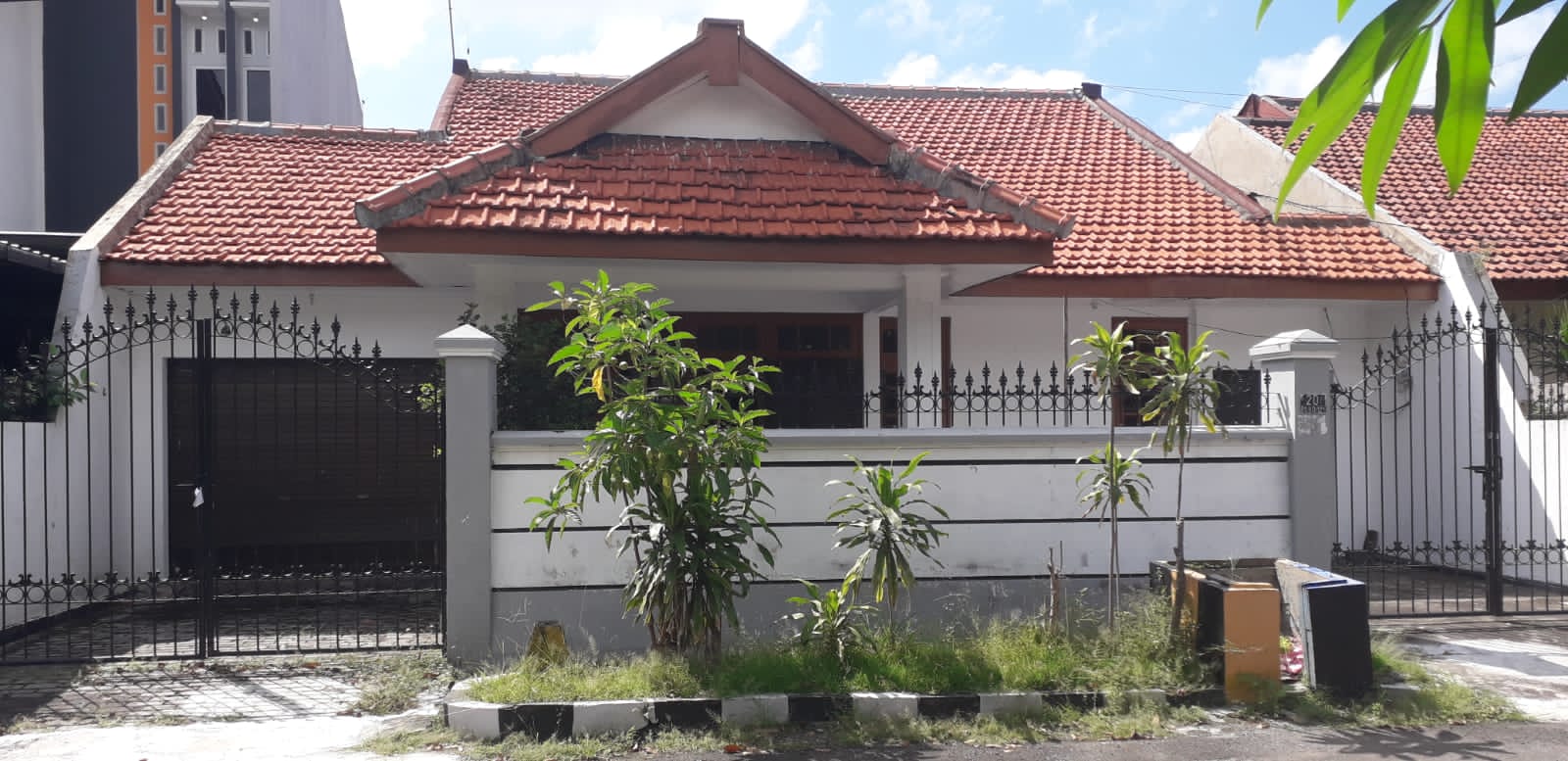 DIjual Rumah Surabaya Timur - Image 1