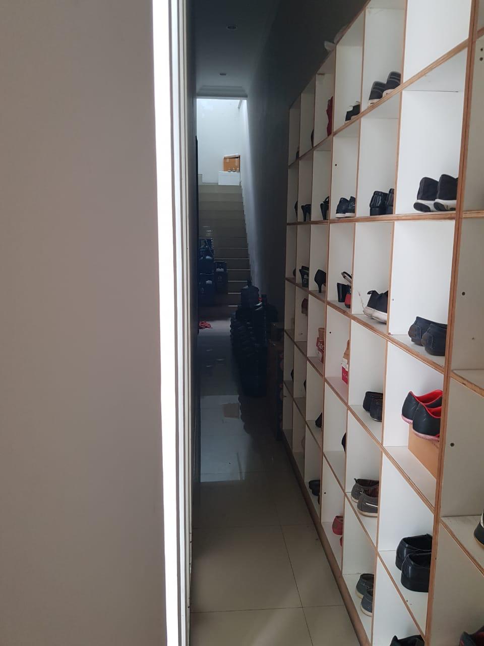 Dijual Rumah Bagus Siap Huni Lokasi Citraland Surabaya Barat - Thumbnail 2