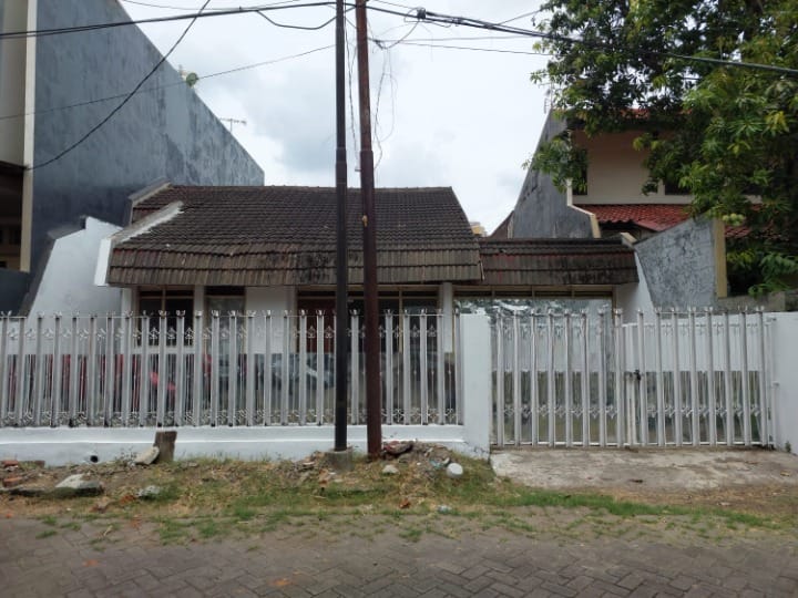 Dijual Rumah Strategis dan Siap Huni di Surabaya Selatan - Image 1