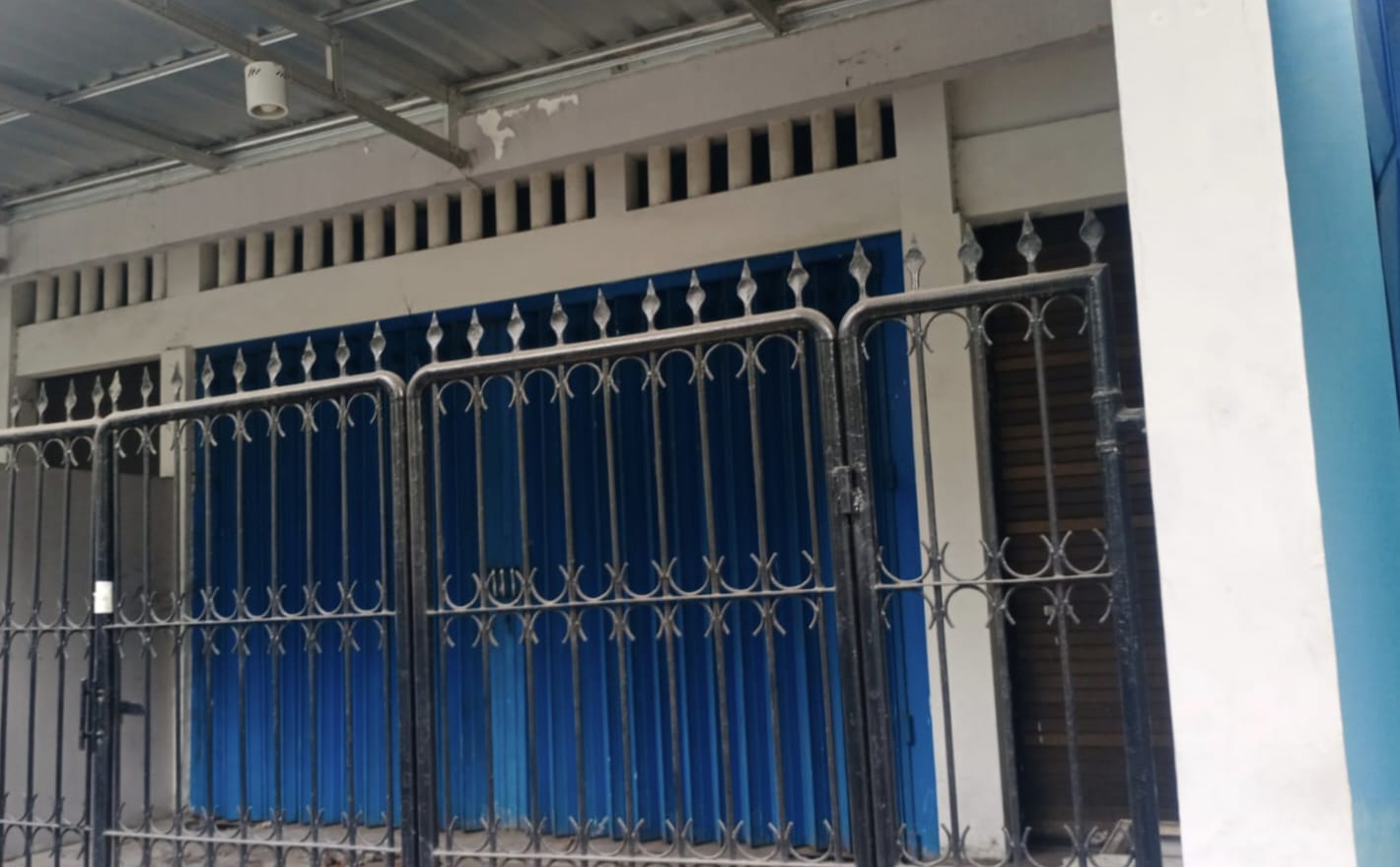 Disewakan Ruko Siap Pakai Lokasi Strategis Raya Nginden Surabaya Timur - Image 1