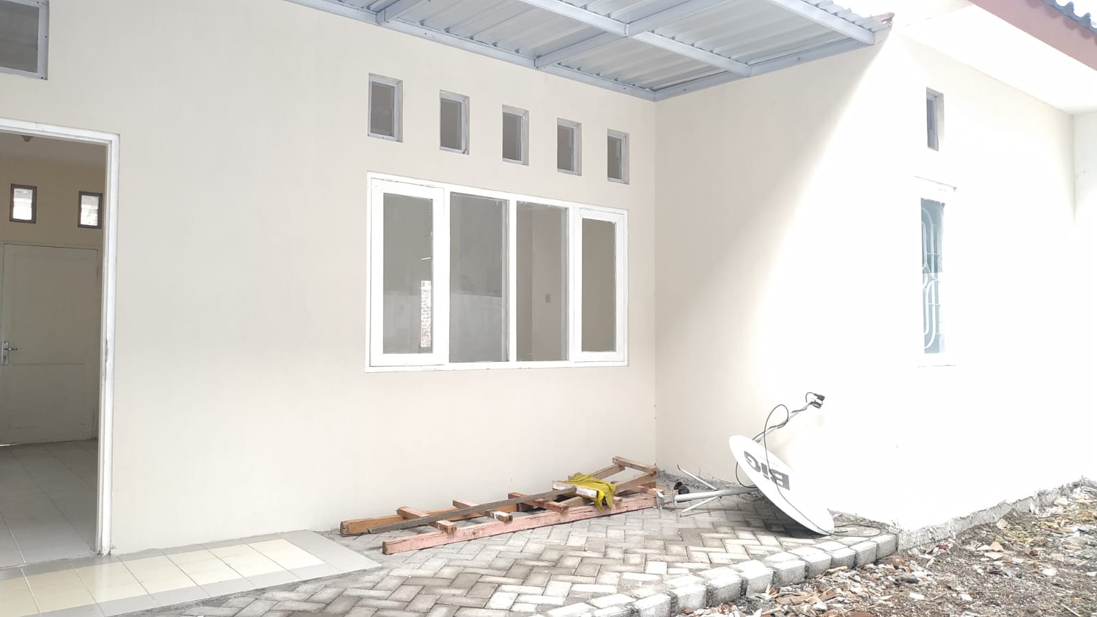 Disewakan Rumah Strategis Bukit Palma Surabaya Barat - Thumbnail 3