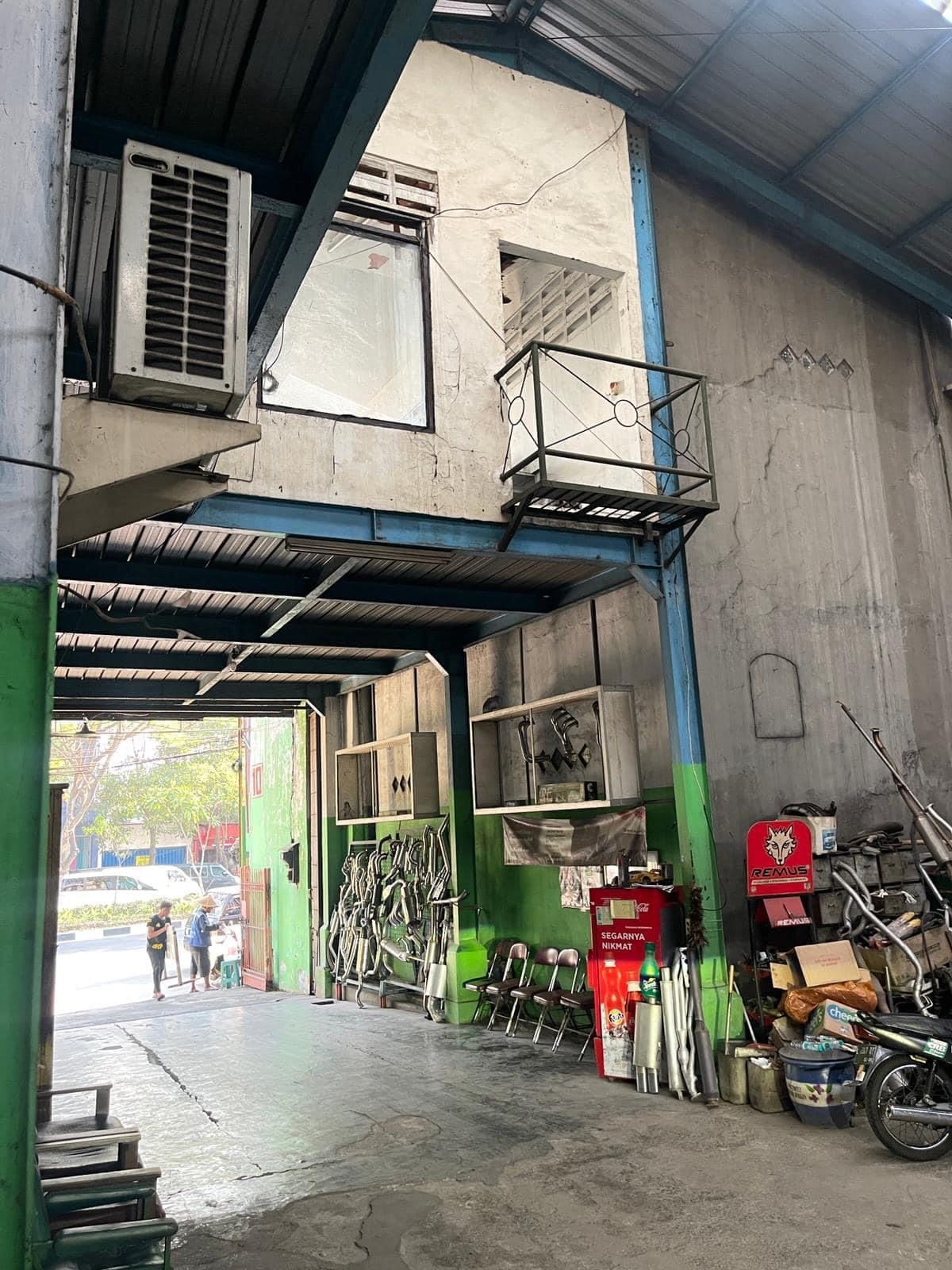Dijual Gudang Ex Bengkel Raya Mayjen Sungkono Surabaya Barat - Thumbnail 4