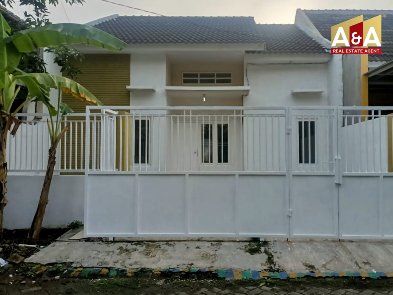 Dijual Cepat Rumah Strategis Gunung Anyar Emas Surabaya Timur - Image 1