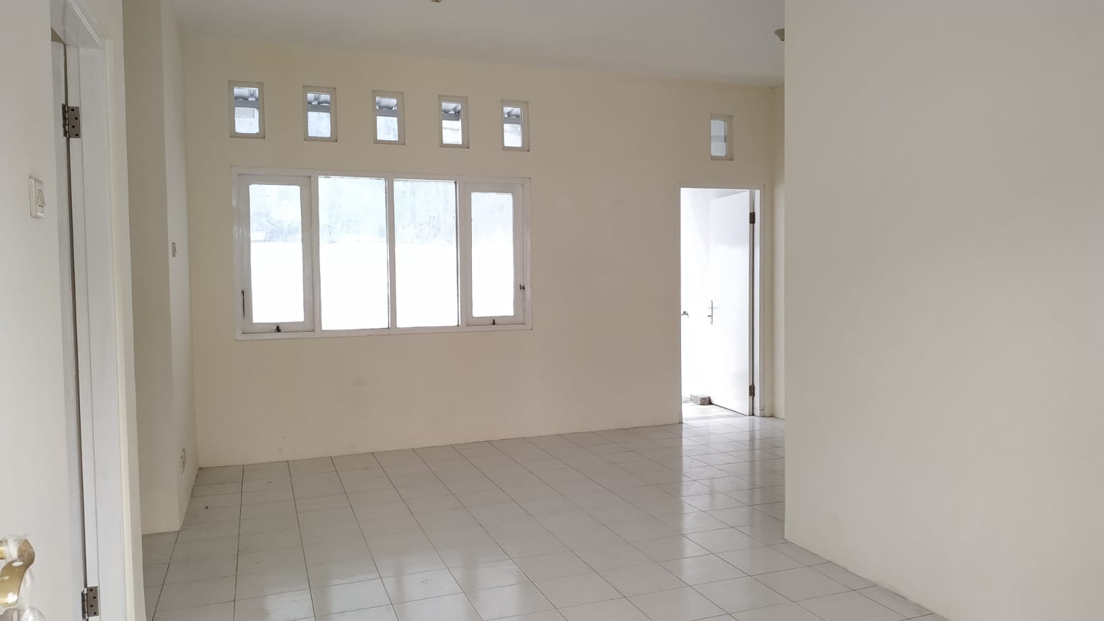 Disewakan Rumah Strategis Bukit Palma Surabaya Barat - Thumbnail 4