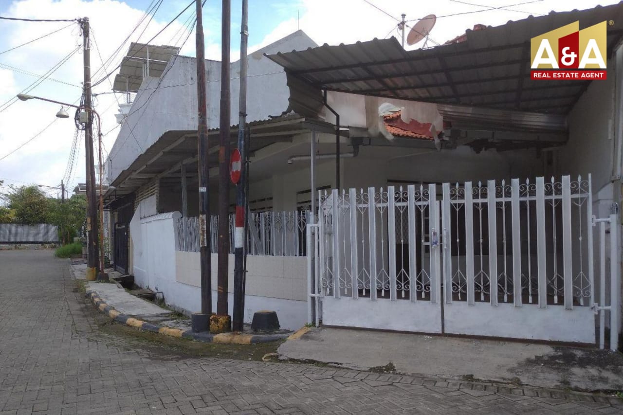 Dijual/disewakan Rumah Siap Huni & Terawat Darmo Permai Utara Surabaya Barat - Image 1