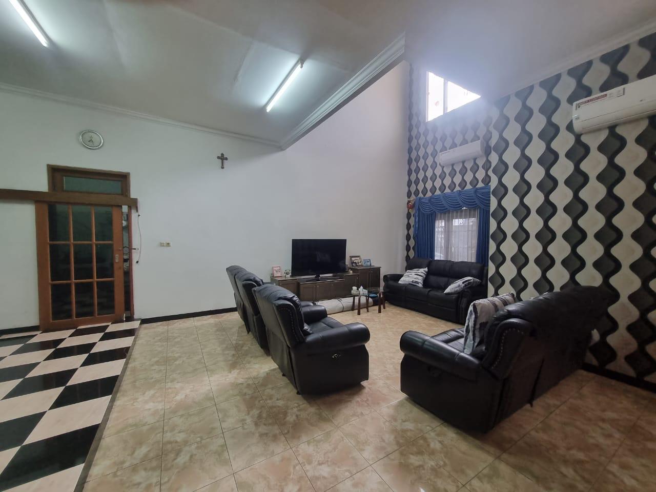 Dijual Rumah Bagus Siap Huni Lokasi Sutorejo Prima Surabaya Timur - Image 1