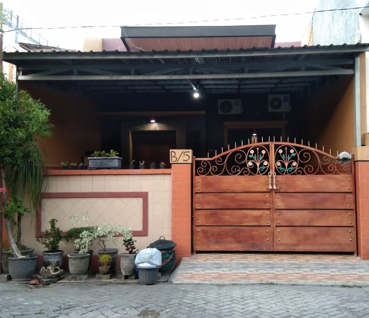 DIJUAL RUMAH LOKASI SURABAYA TIMUR - Image 1
