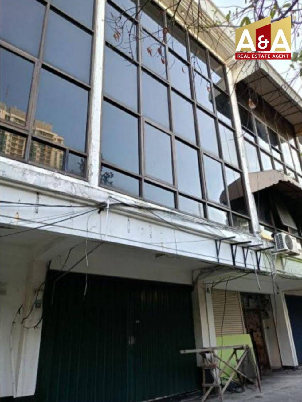 Dijual Ruko Strategis Tengah Kota di Jalan Kayoon Surabaya Pusat - Image 1