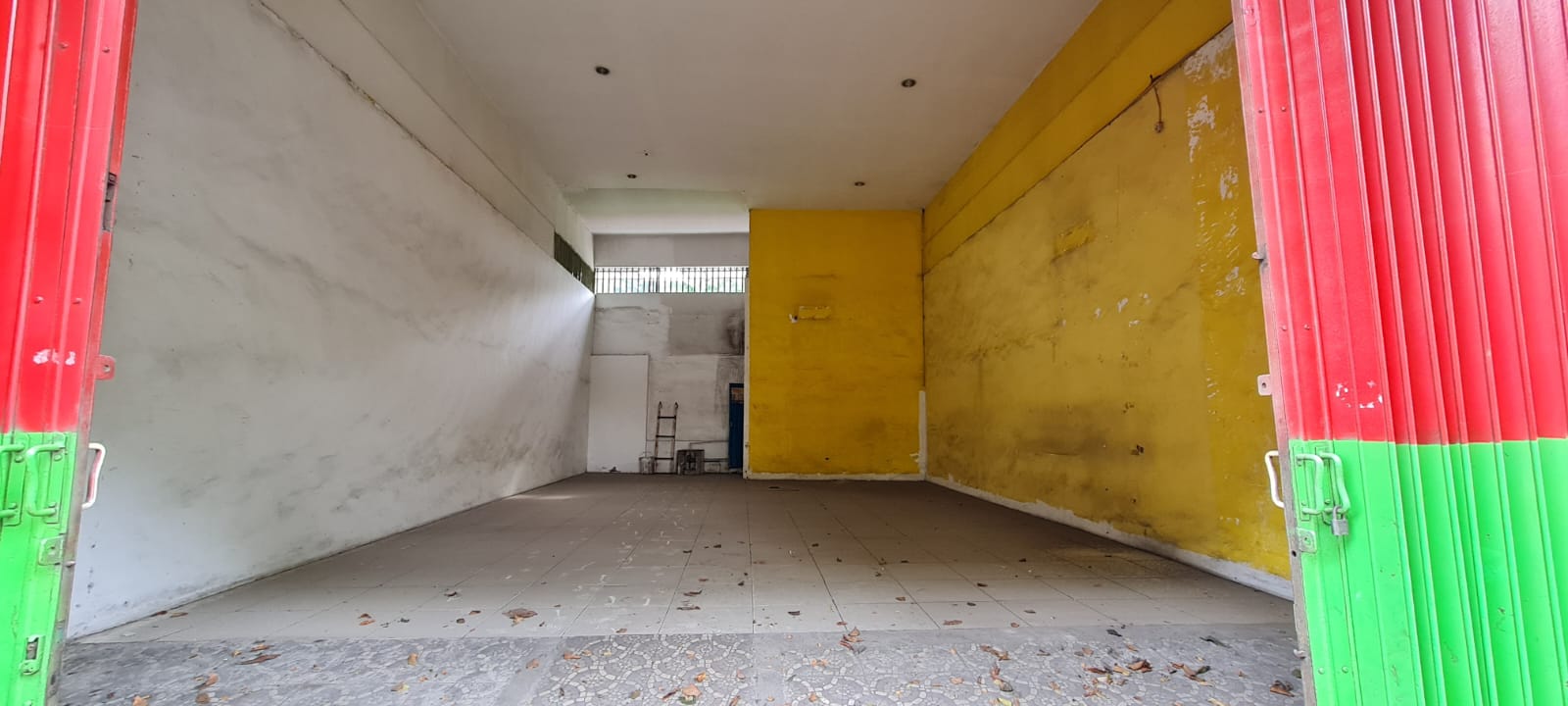 Disewakan Ruko Strategis di Ahmad Yani Surabaya Selatan - Thumbnail 3