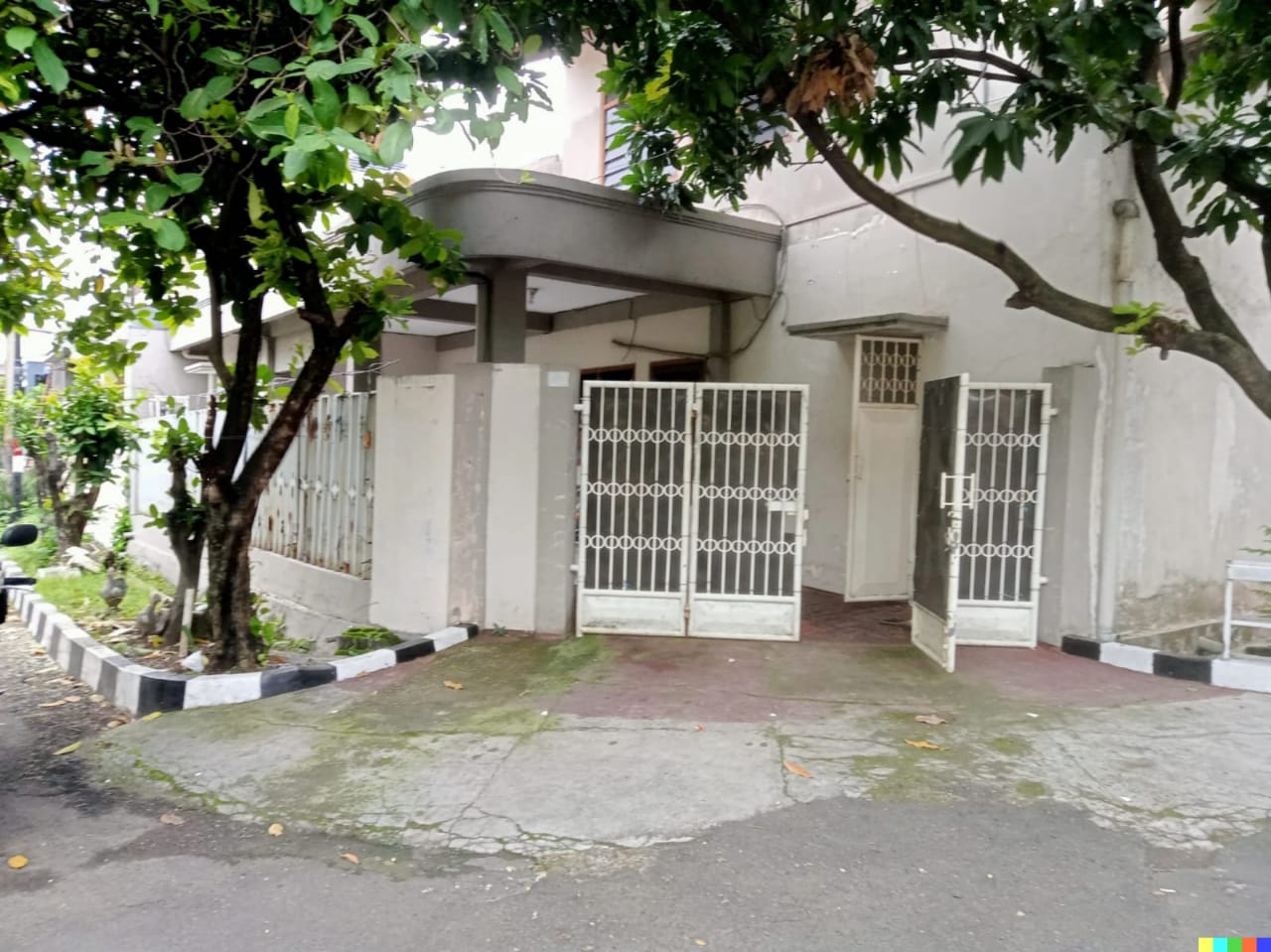 Dijual Rumah Strategis di Darmo Permai Surabaya Barat - Image 1