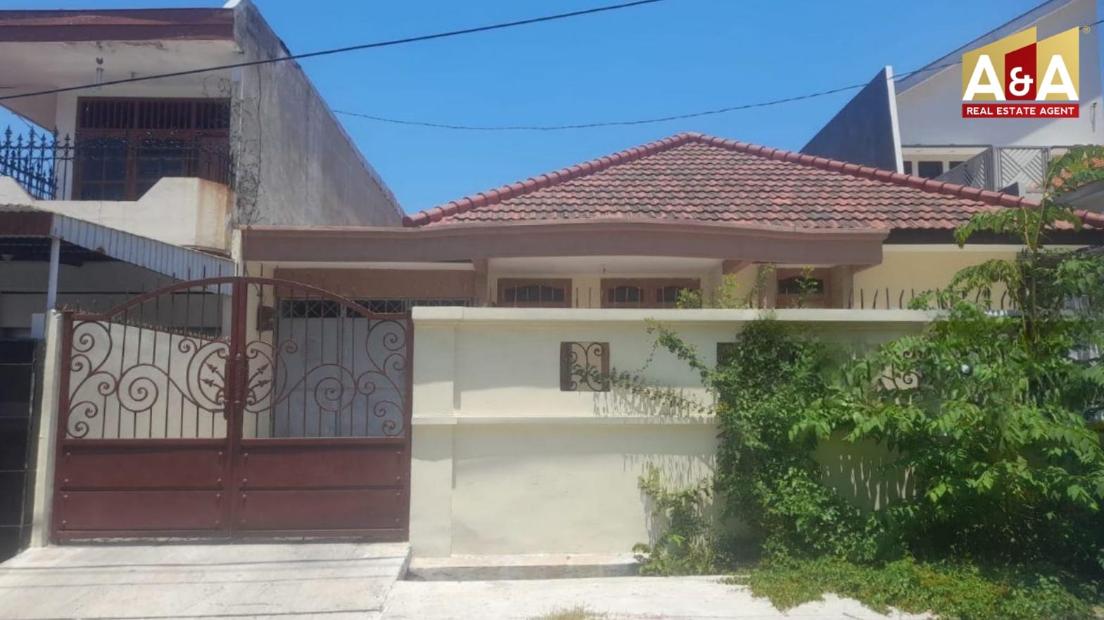 Dijual Rumah Asri dan Strategis Kencana Sari Surabaya Barat - Image 1