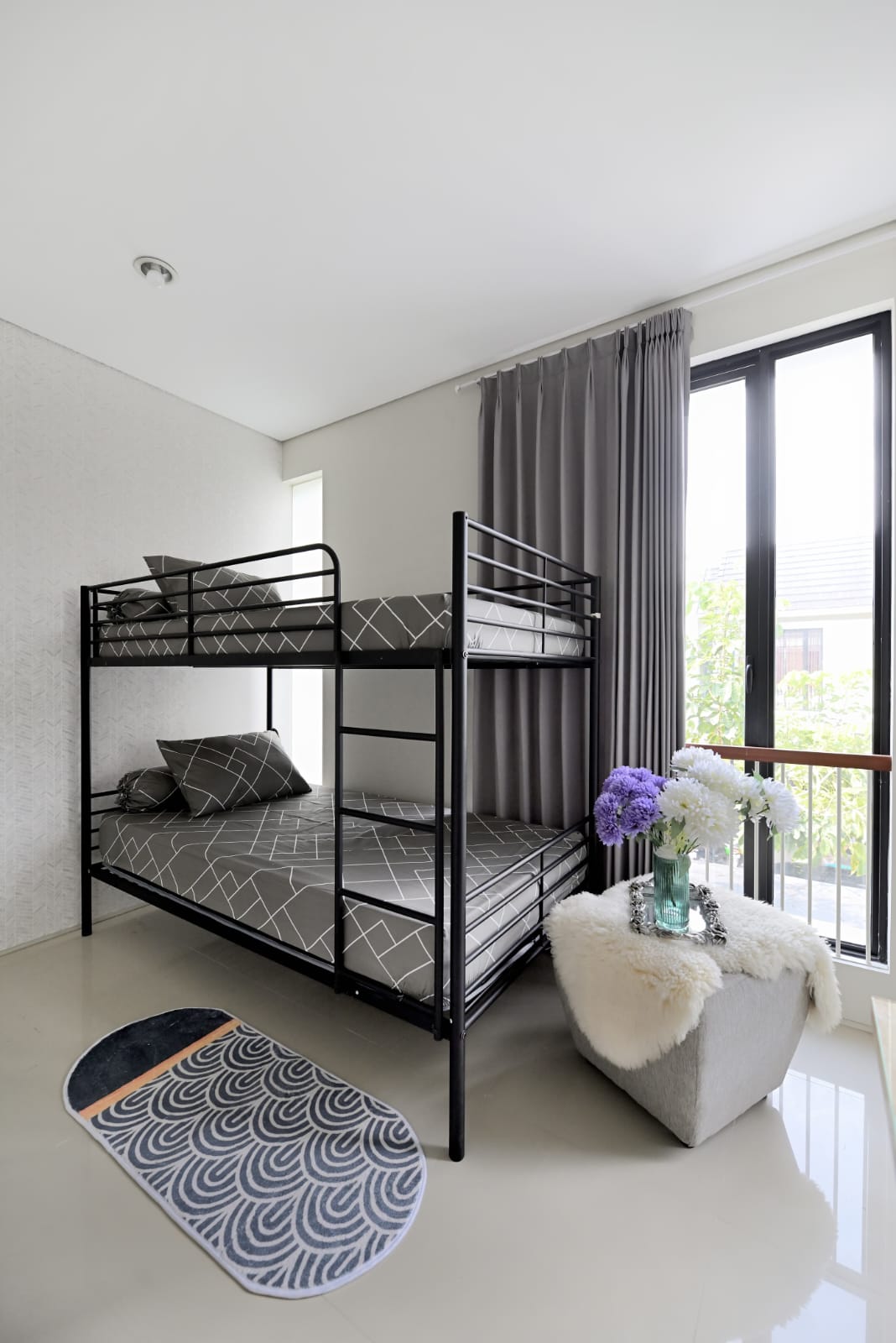 Disewakan Rumah Bagus Siap Huni di Northwest Hill Citraland Utara Surabaya Barat - Thumbnail 4