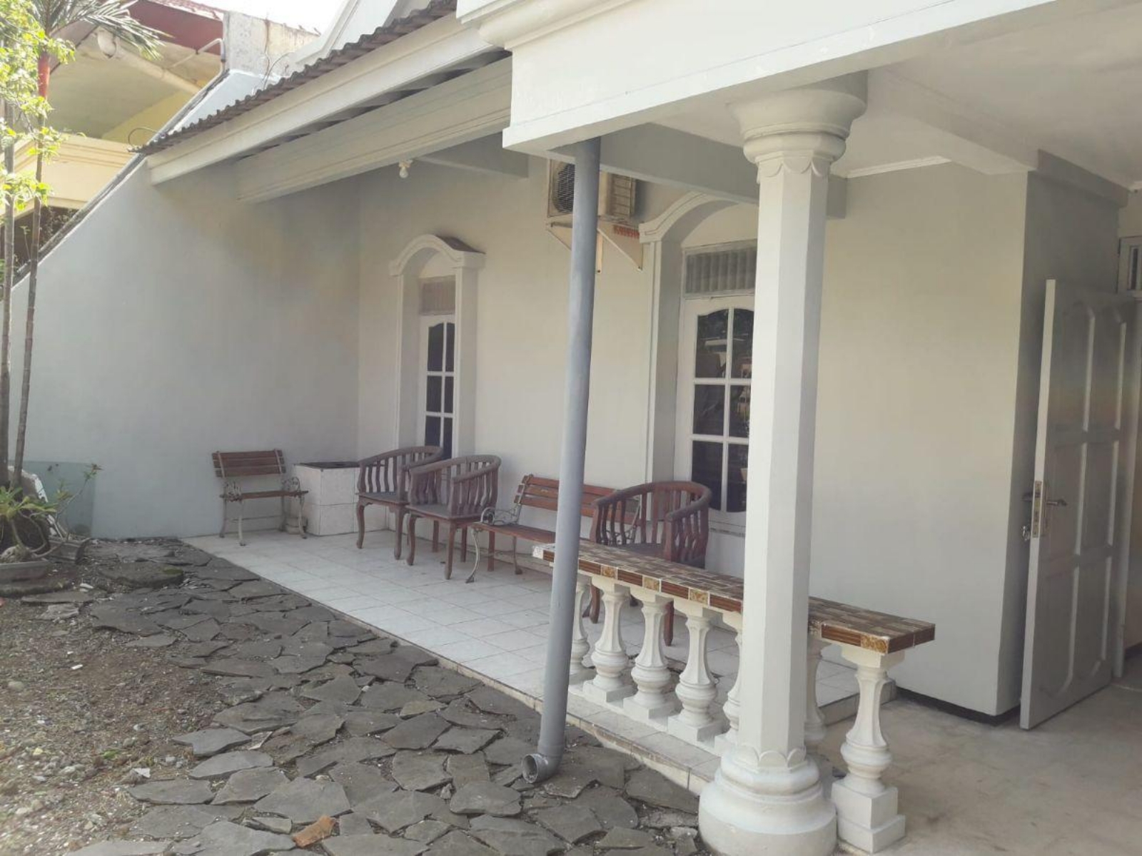 Disewakan Rumah Nyaman Strategis di Pakis Tirtosari Surabaya Selatan - Thumbnail 3