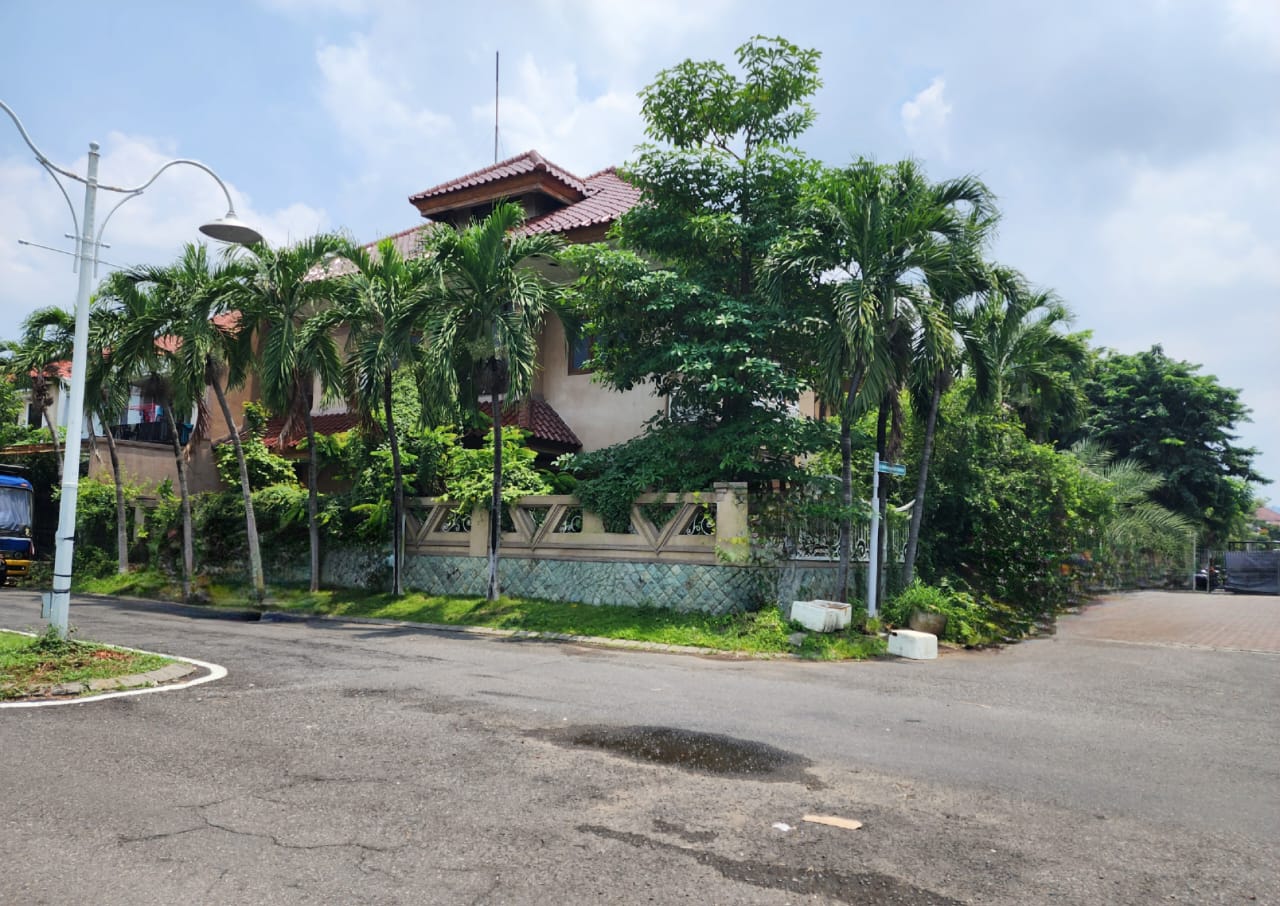 Disewakan Rumah Internasional Village Citraland Dekat Gwalk Surabaya Barat - Image 1