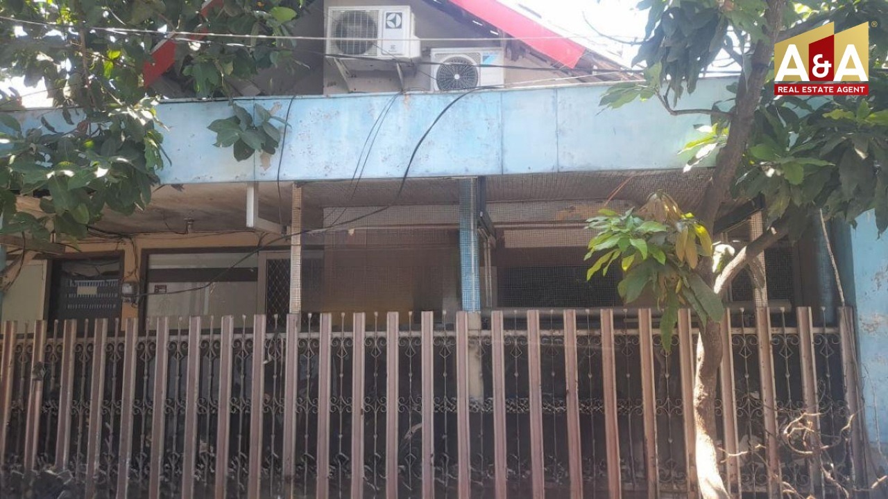 Dijual Cepat Rumah Strategis Tengah Kota Gubeng Kertajaya Surabaya Timur - Image 1