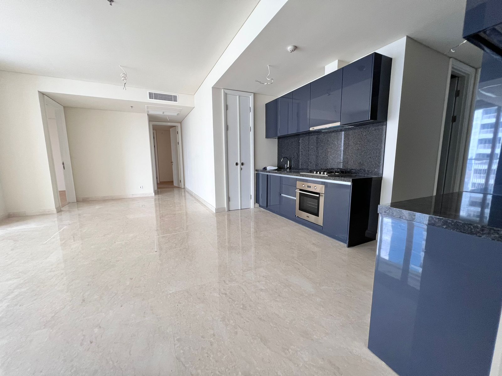 Dijual Apartemen Vüe Ciputraworld lt. 35 Full Furnished - Modern - Image 1