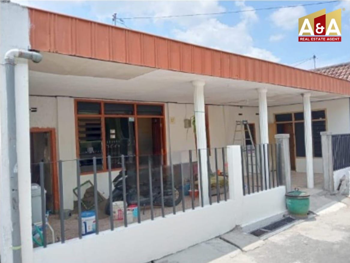 Dijual Cepat Rumah Minimalis Jalan Anggraini Perum KBN Kediri - Image 1