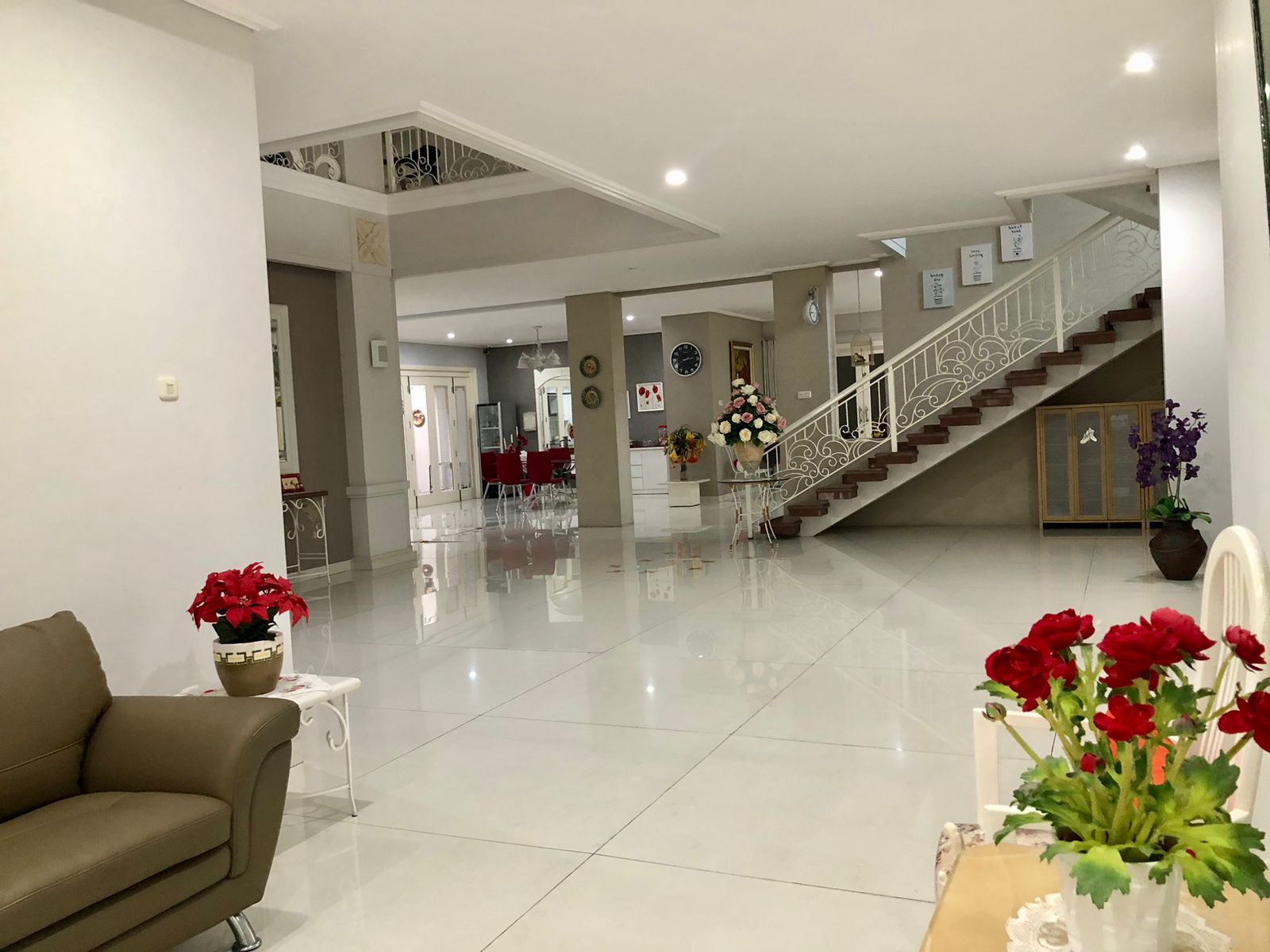 Dijual Rumah Bagus Graha family Surabaya Barat - Thumbnail 4