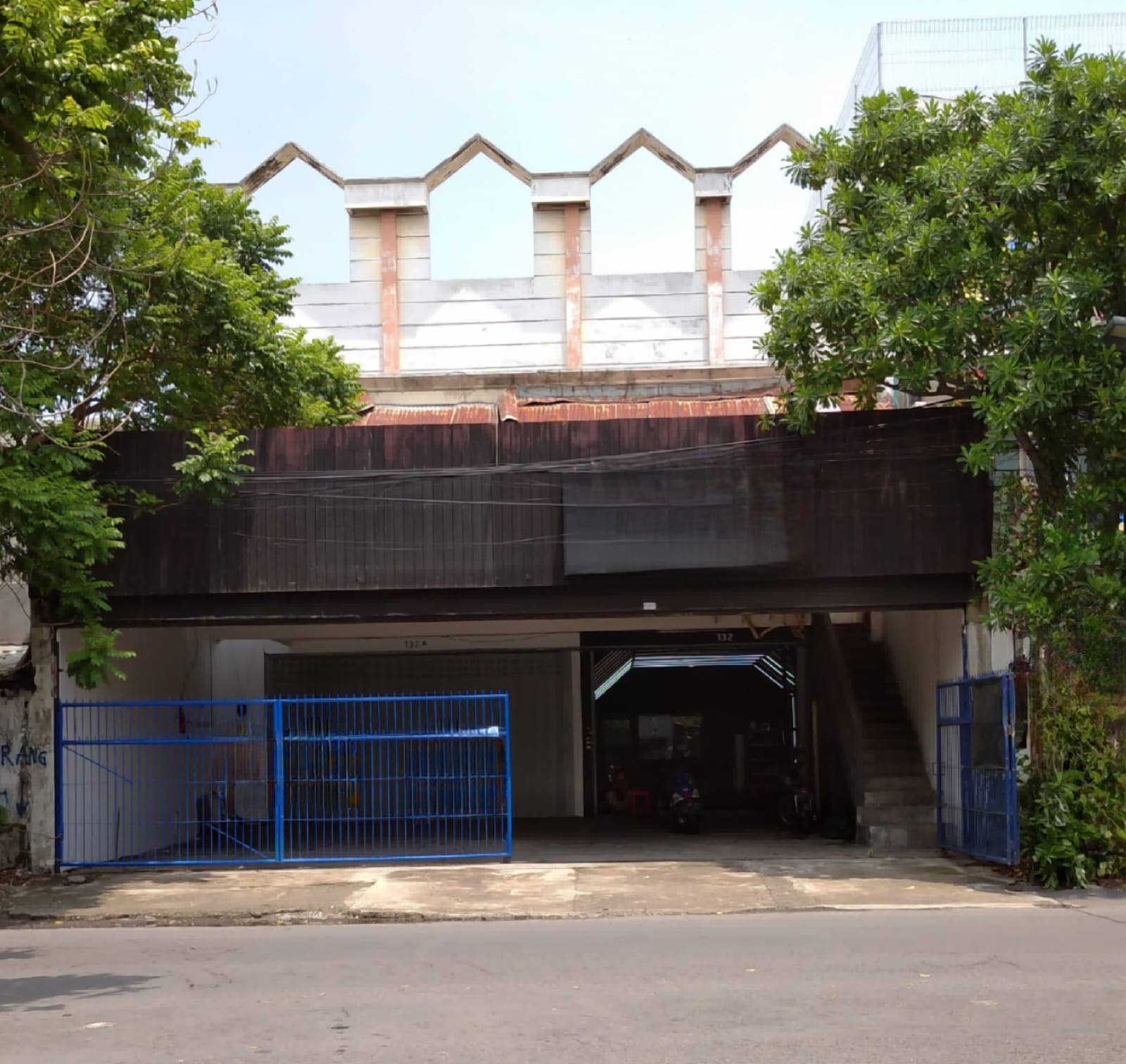 Disewakan Ruko Raya Kupang Jaya Surabaya Barat - Image 1
