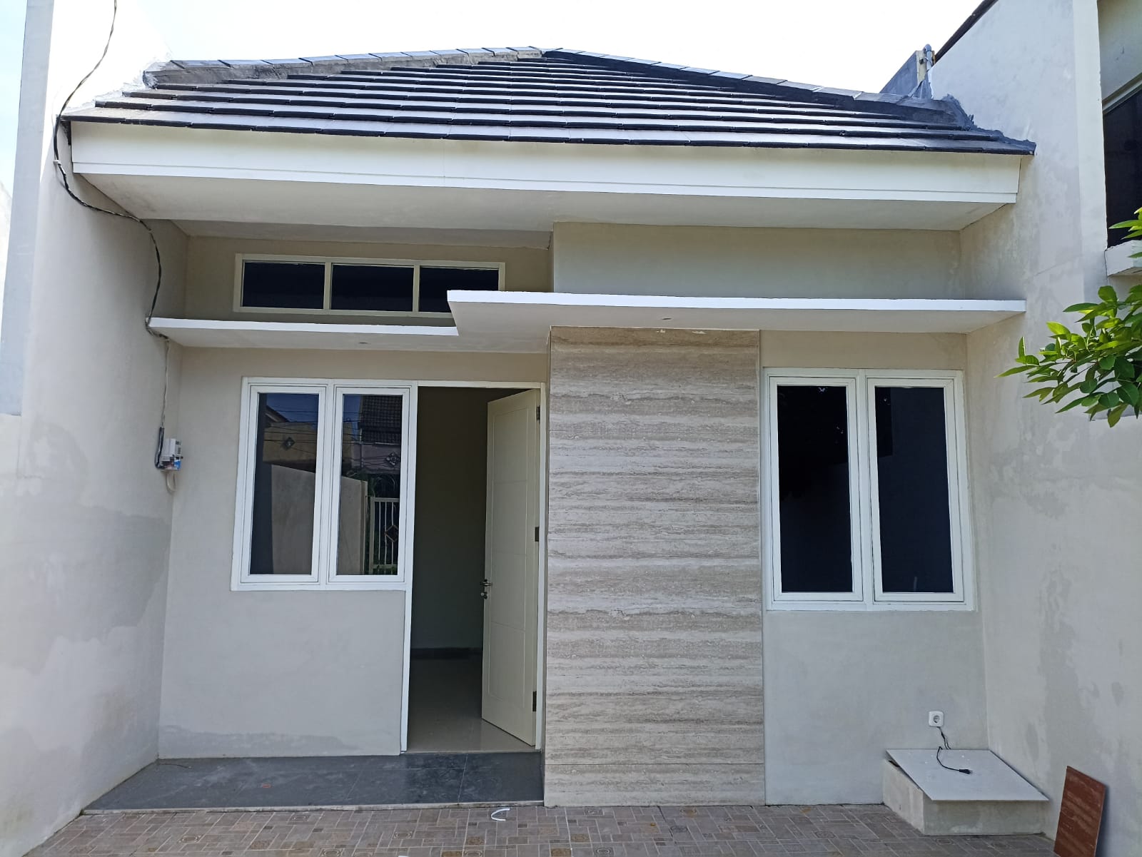 DIJUAL RUMAH MINIMALIS LOKASI SURABAYA TIMUR - Image 1