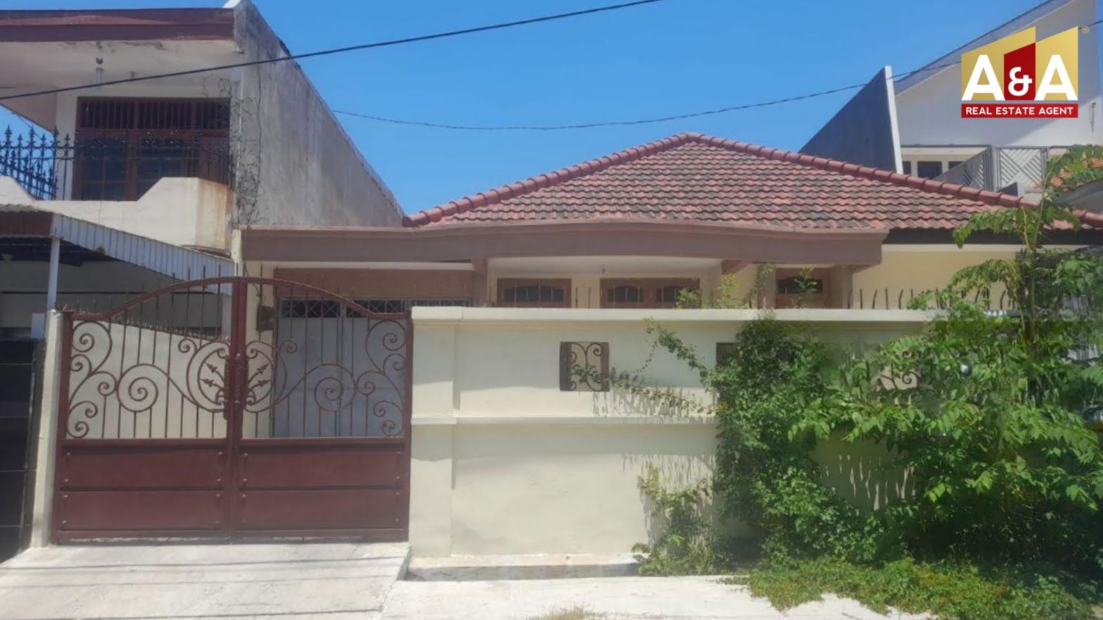 Dijual Rumah Asri dan Strategis Kencana Sari Surabaya Barat - Image 1