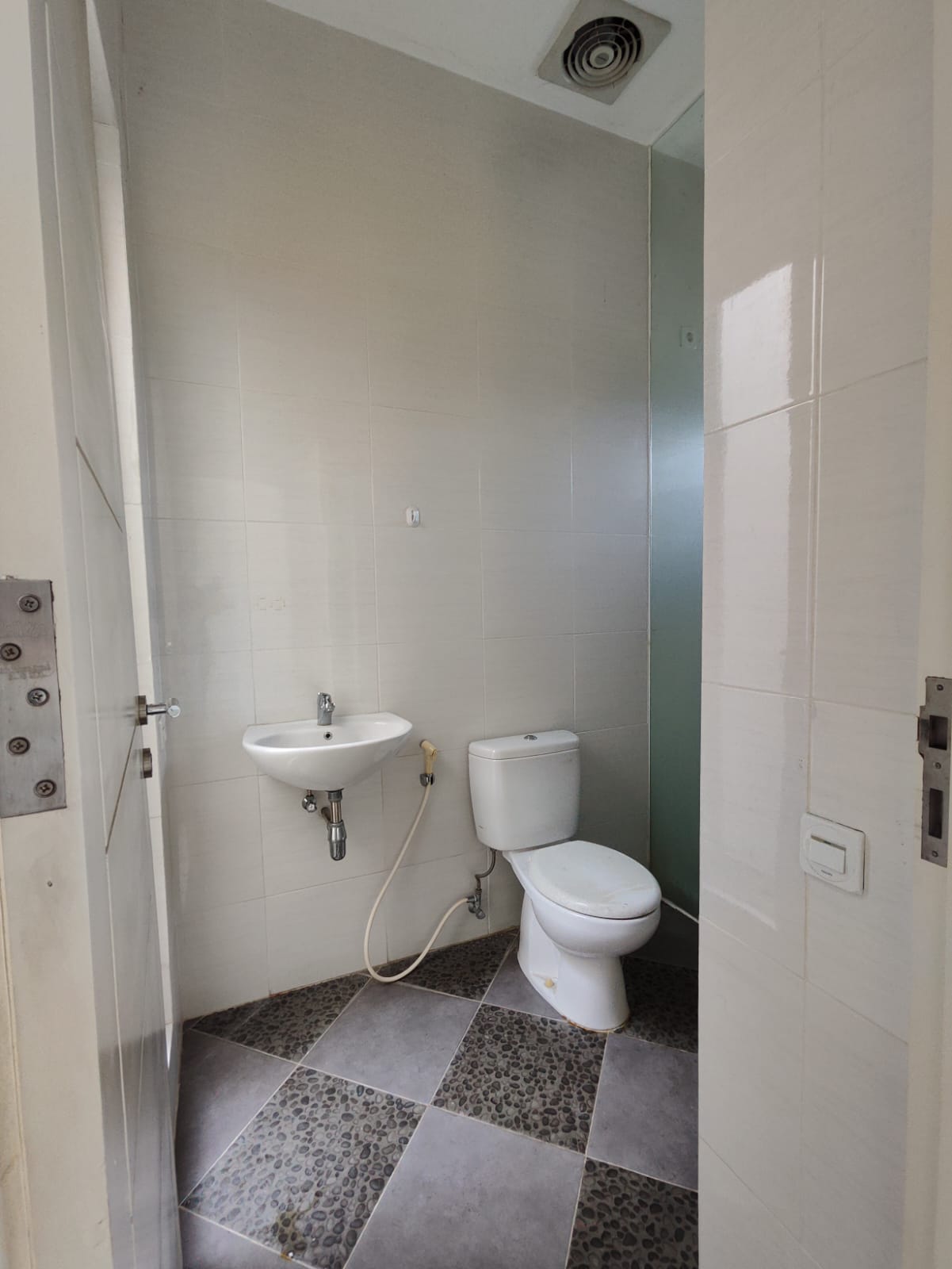 Disewakan Rumah Woodland Wilayah Surabaya Barat - Thumbnail 4