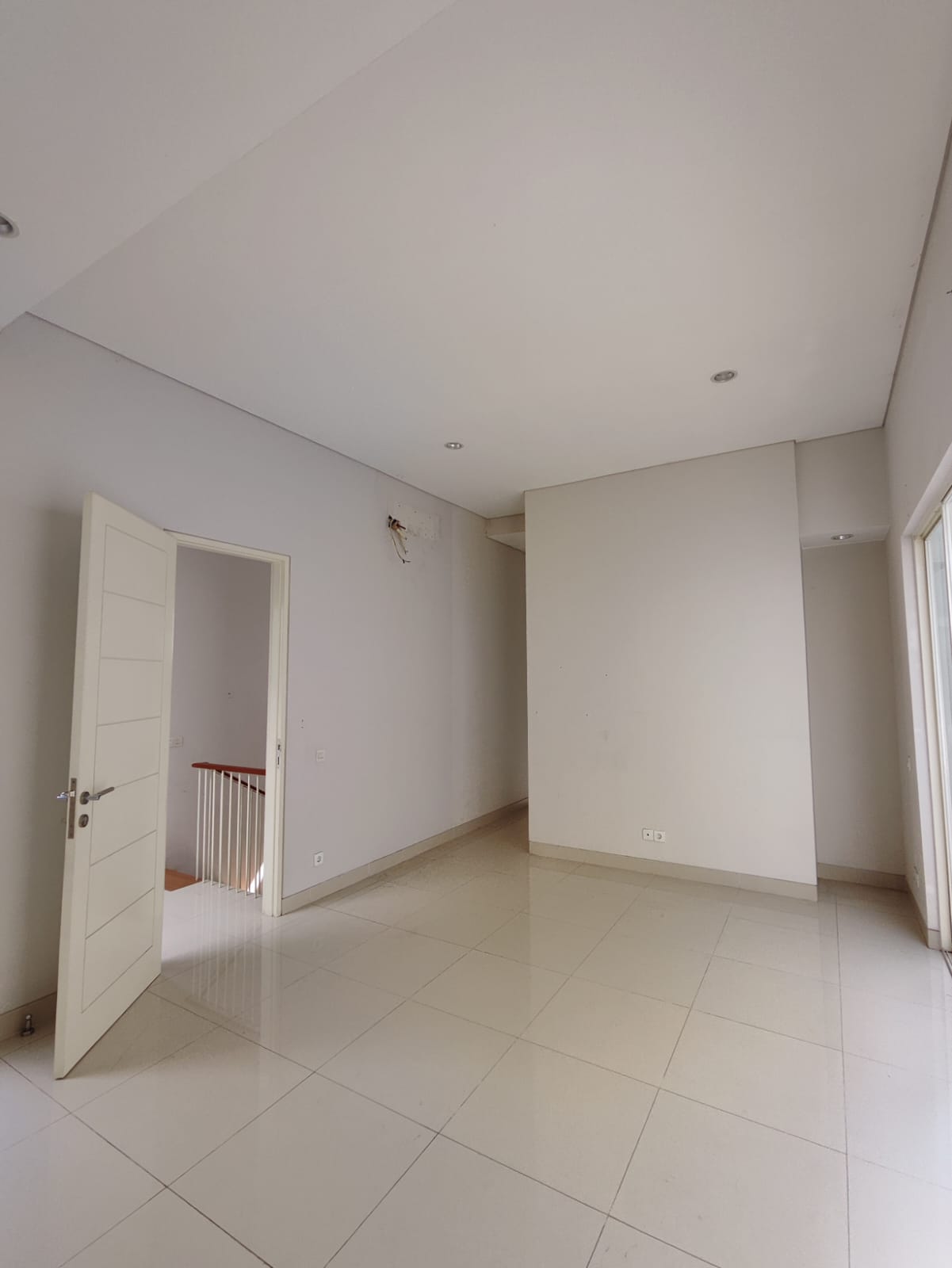 Disewakan Rumah Woodland Wilayah Surabaya Barat - Thumbnail 3