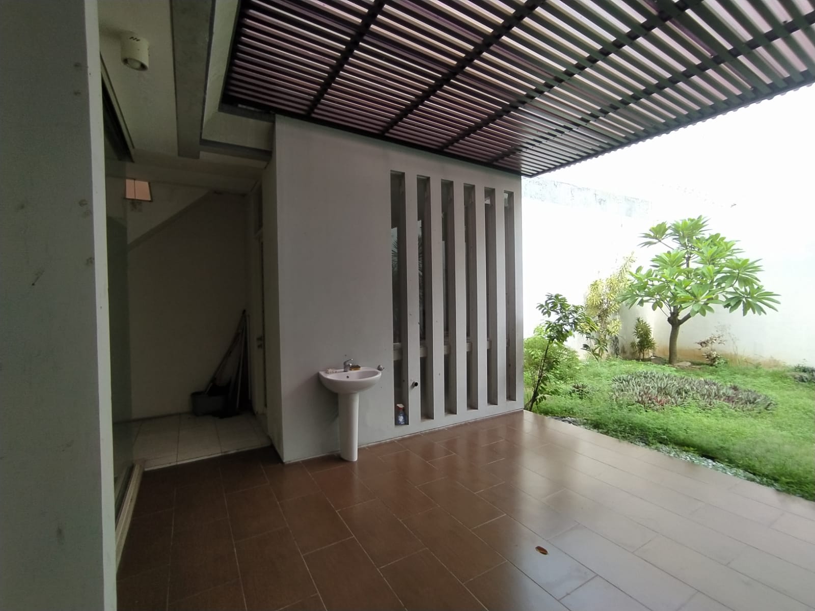 Dijual Rumah Minimalis Siap Huni Lokasi Kawasan Citraland Surabaya Barat - Thumbnail 3