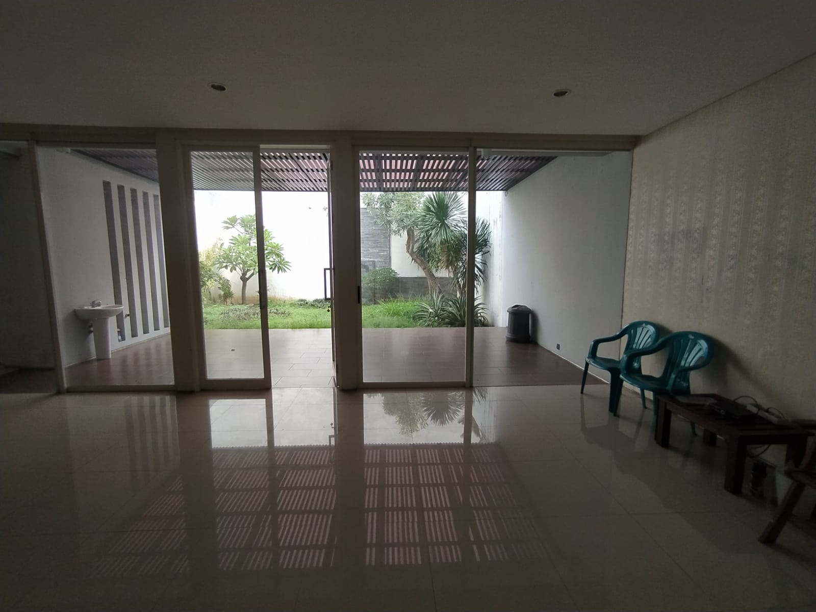 Dijual Rumah Minimalis Siap Huni Lokasi Kawasan Citraland Surabaya Barat - Thumbnail 4