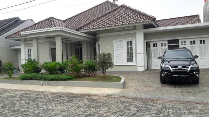 DIJUAL RUMAH LOKASI CIPAYUNG JAKARTA TIMUR - Image 1