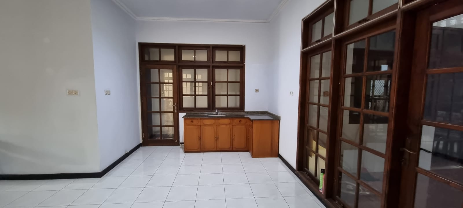 Dijual/disewakan Rumah Siap Huni dan Nyaman Dukuh Kupang Surabaya Barat - Thumbnail 2