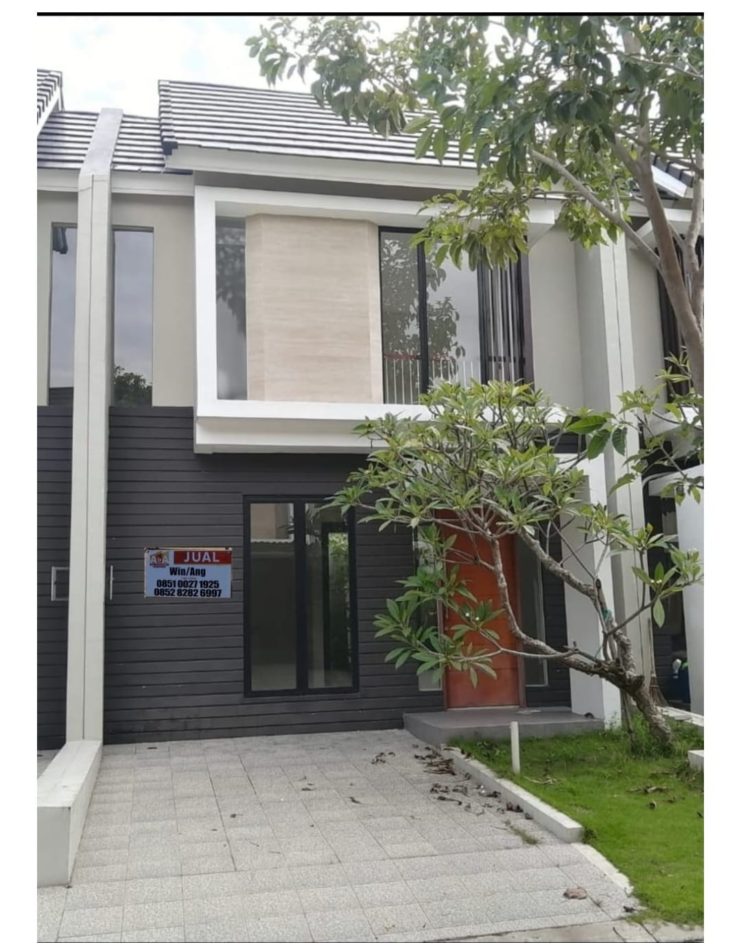 Dijual Rumah Minimalis Baru dan Murah di North West Lake Citraland Surabaya Barat - Image 1