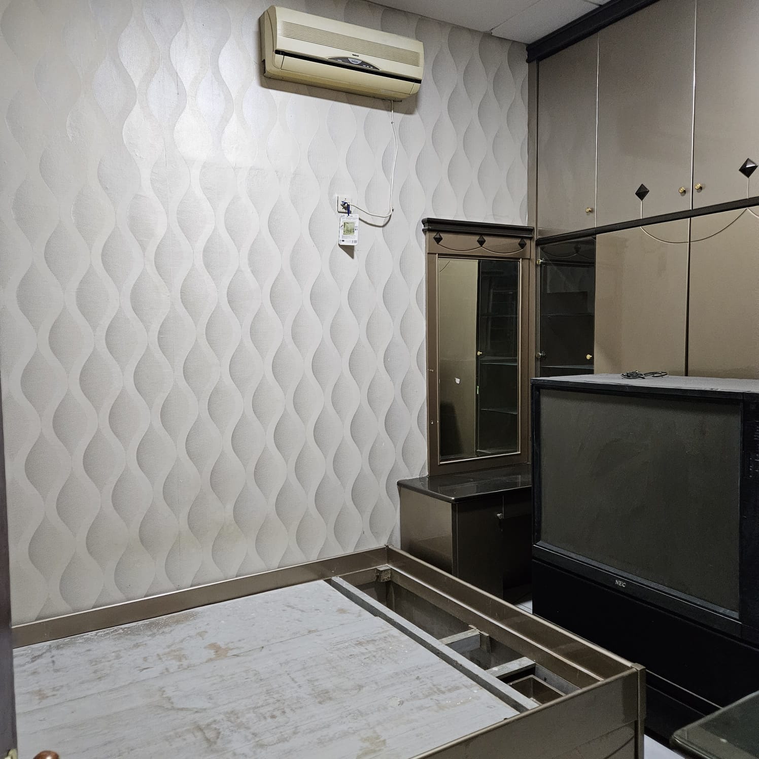 Disewakan Rumah Cantik Siap Huni Dharmahusada Indah Utara Surabaya Timur - Thumbnail 4