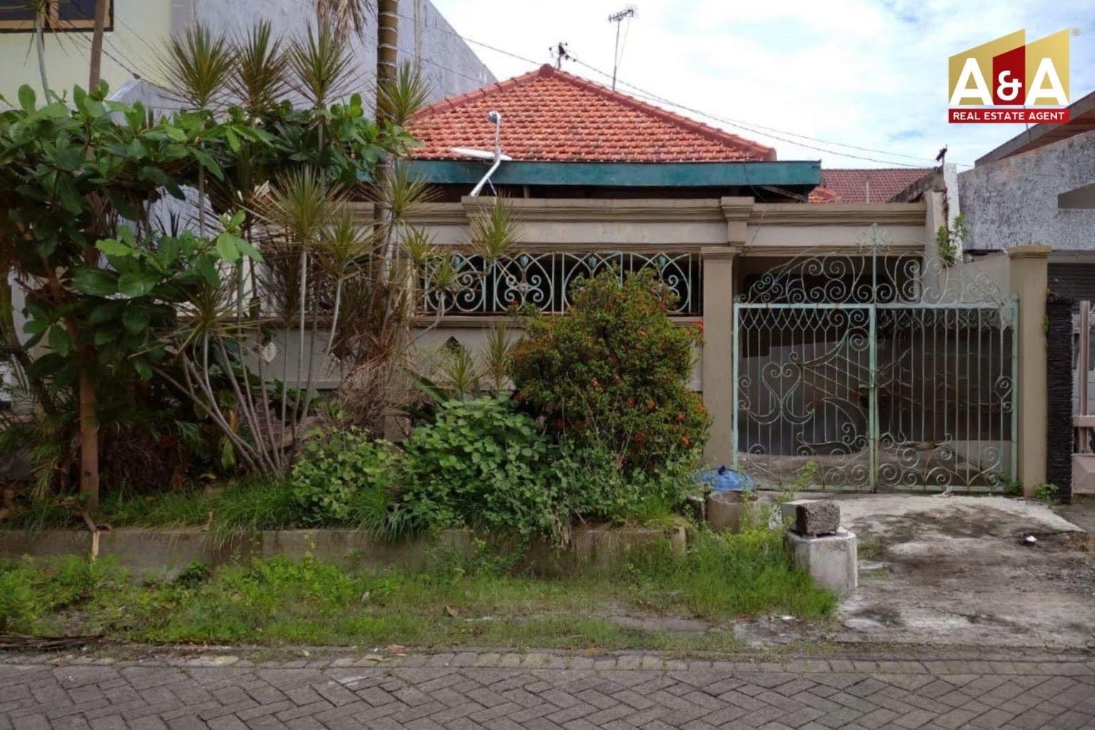 Dijual Rumah Strategis Dukuh Kupang Timur Surabaya Barat - Image 1