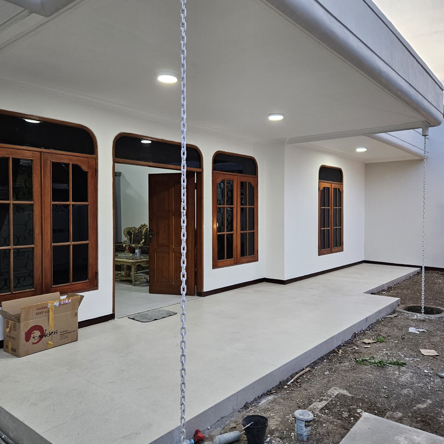 Disewakan Rumah Cantik Siap Huni Dharmahusada Indah Utara Surabaya Timur - Thumbnail 3