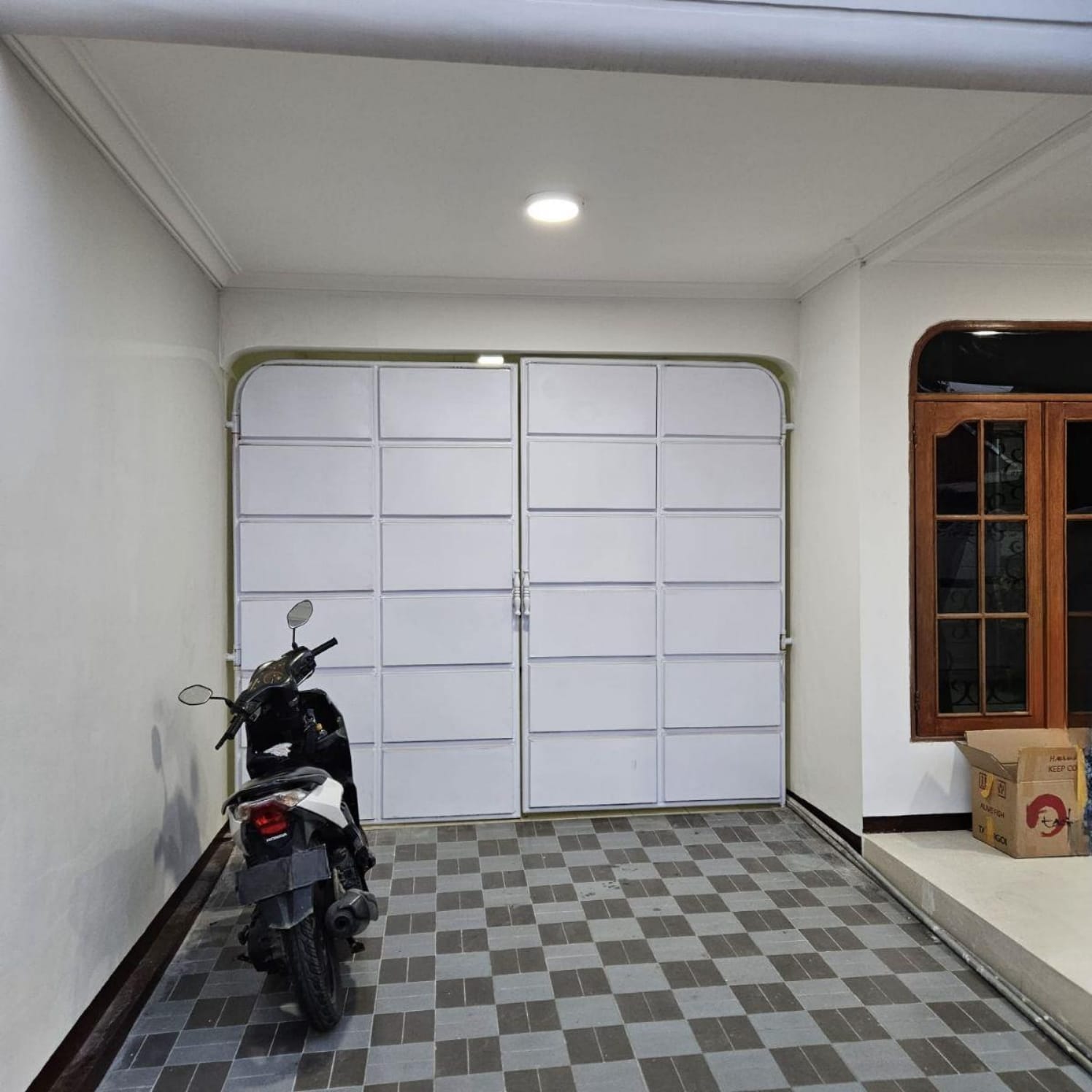 Disewakan Rumah Cantik Siap Huni Dharmahusada Indah Utara Surabaya Timur - Thumbnail 2