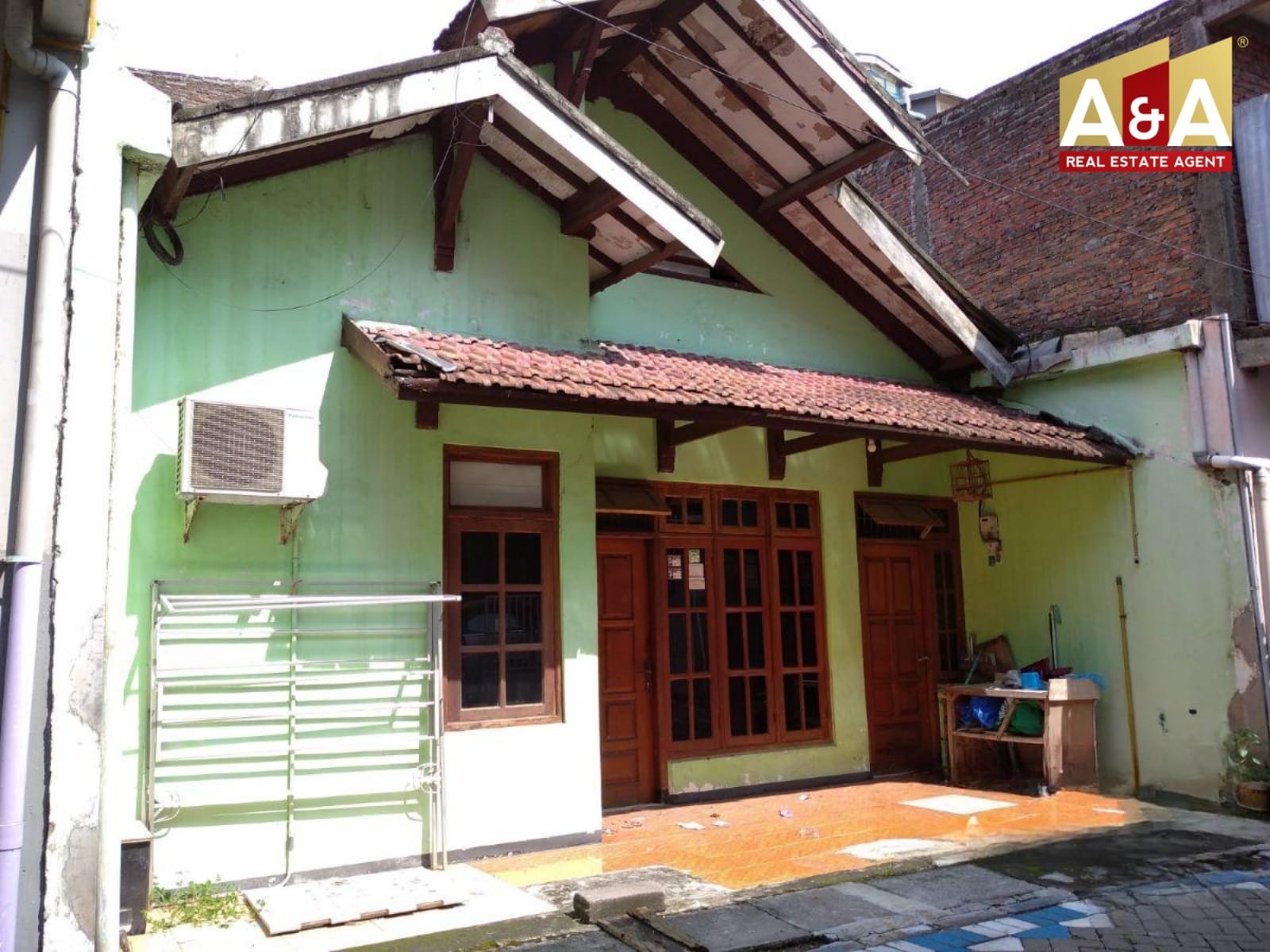 Dijual Rumah Nyaman Strategis di Bogangin Baru Surabaya Selatan - Image 1