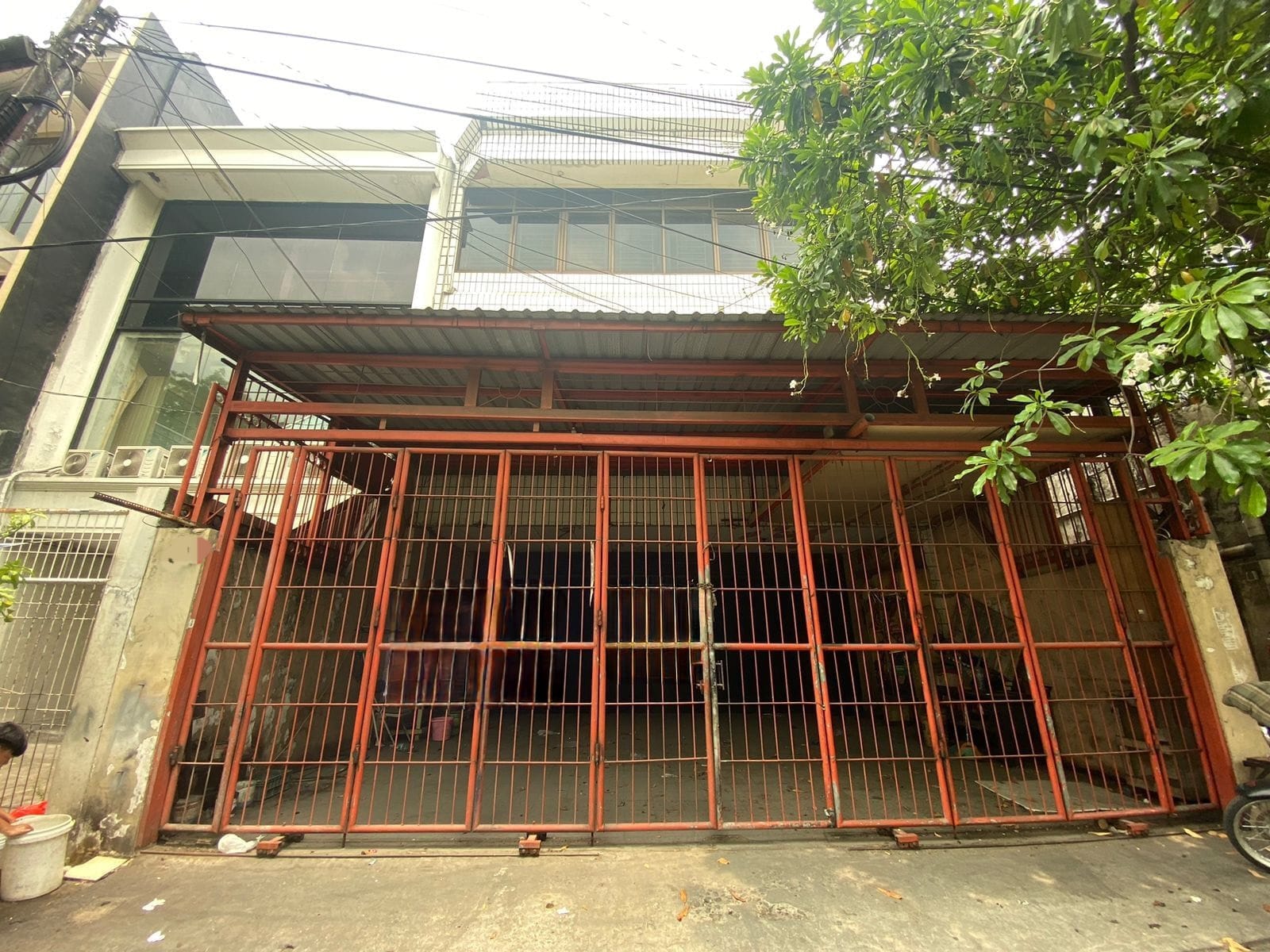 Disewakan Ruko 4 lantai Raya Kupang Jaya Surabaya Barat - Image 1