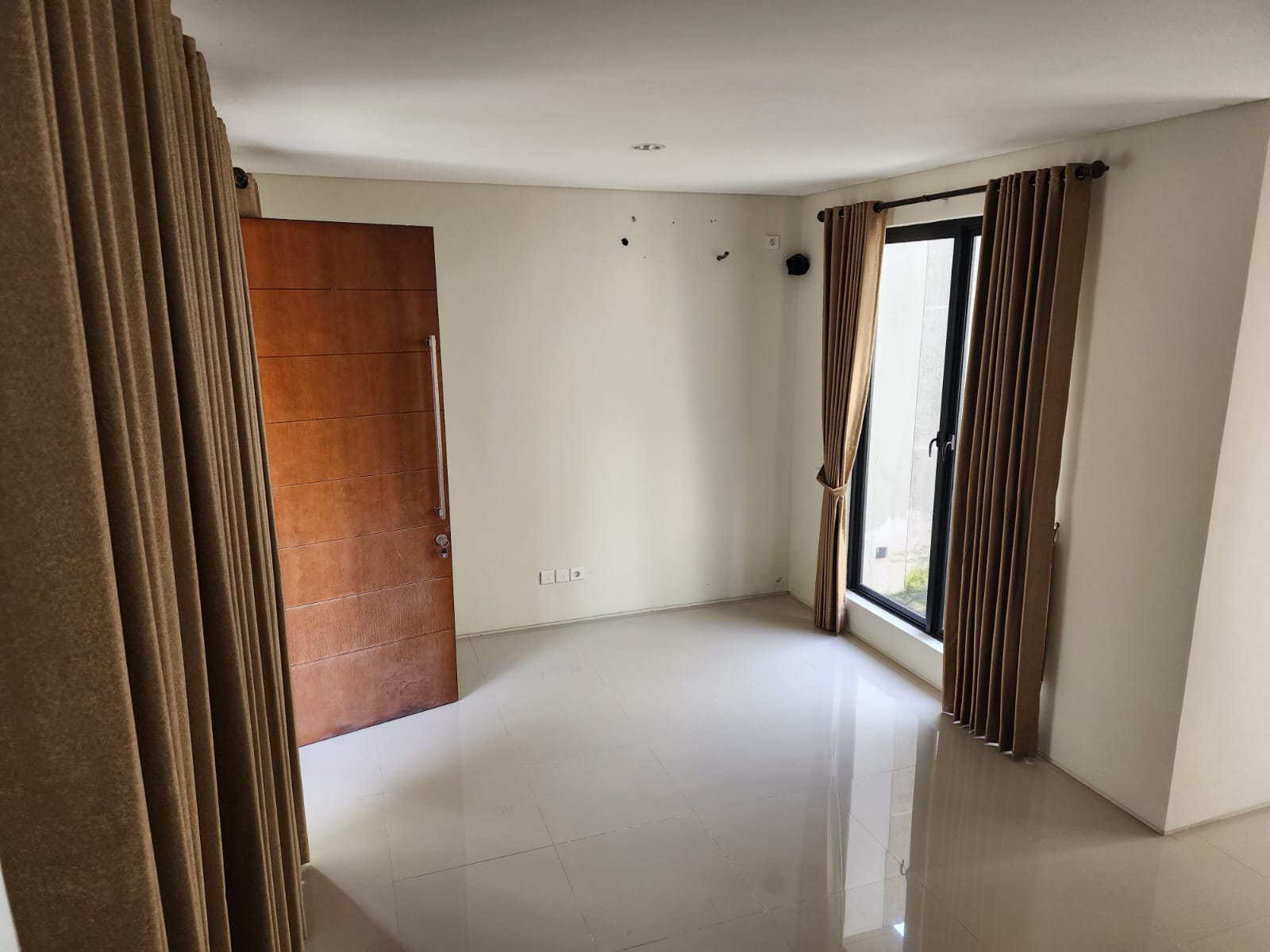 Diisewakan Rumah Minimalis Northwest Lake Citraland - Thumbnail 3