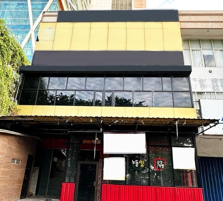 Disewakan Ruko Kawasan Ramai di Mayjend Sungkono Surabaya Barat - Image 1