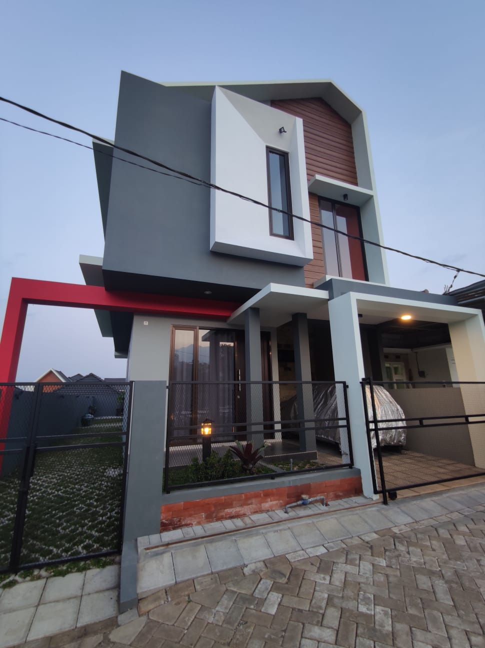 DIJUAL RUMAH LOKASI LOWOKWARU MALANG - Image 1