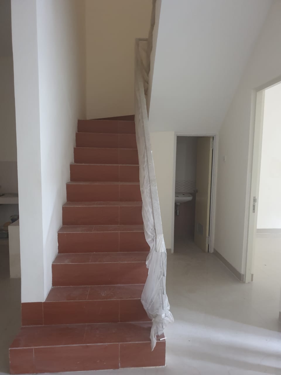 Dijual Rumah Minimalis Griya Asri Pakuwon City Surabaya Timur - Thumbnail 4