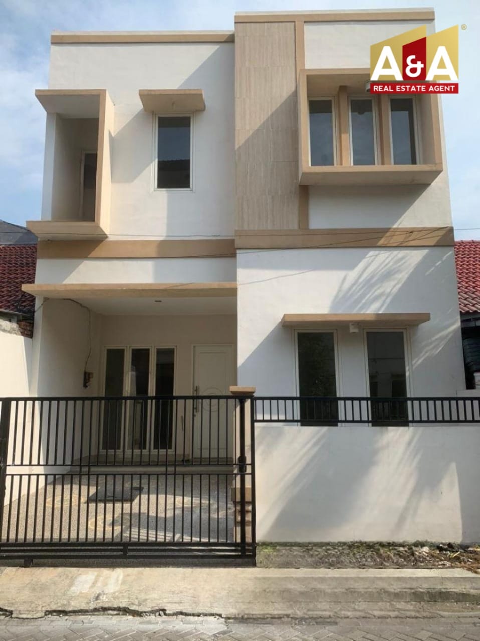 Dijual Rumah Minimalis di Griya Asri Pakuwon City Surabaya Timur - Image 1