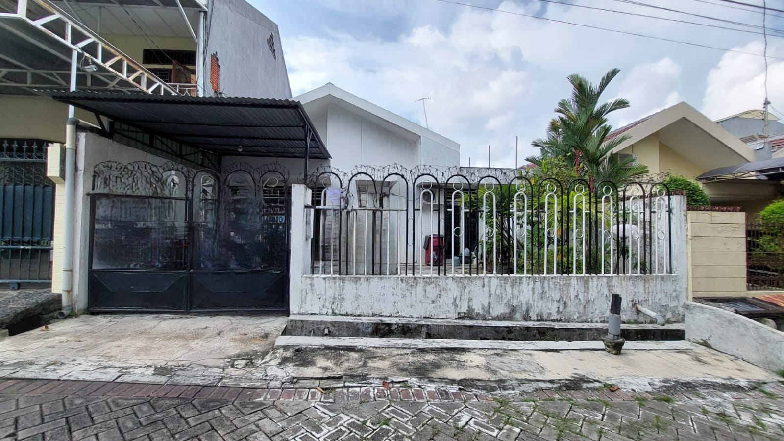 Dijual Rumah Kris Kencana Wilayah Surabaya Barat - Image 1
