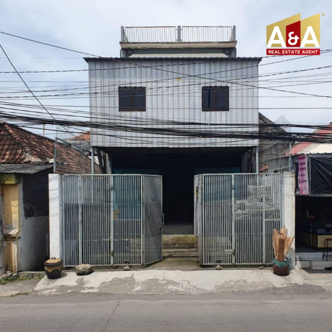 Dijual Ruko atau Workshop Lokasi Strategis di Raya Kandangan Surabaya Barat - Image 1