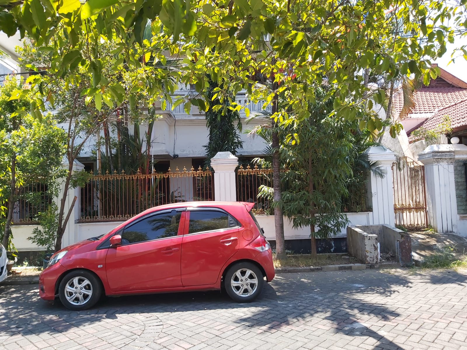 Dijual Rumah Sertifikat Hak Milik Dengan Lokasi Strategis Di Manyar Kartika Surabaya Timur - Thumbnail 3