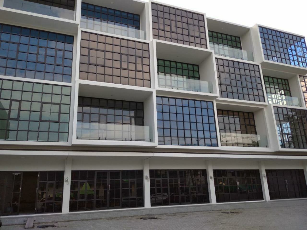 Dujual/disewakan ruko baru gress jl.Dinoyo Surabaya - Image 1