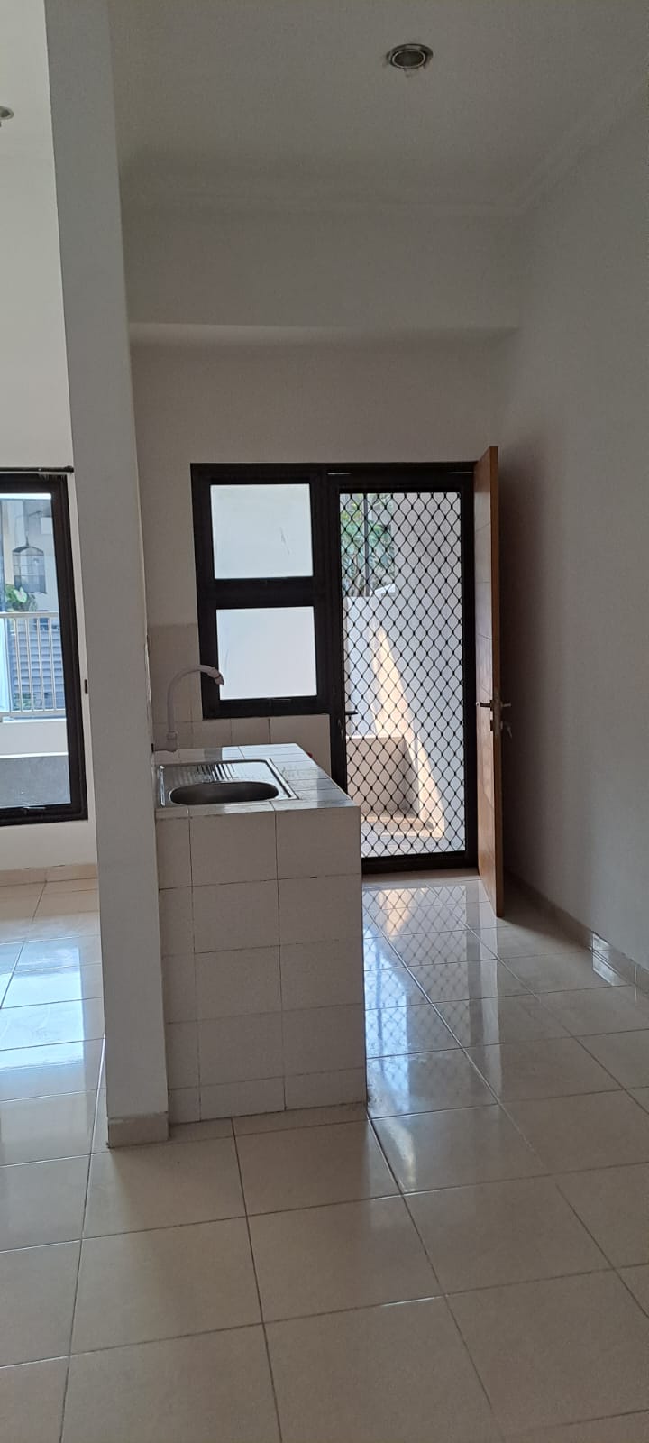 Dijual Rumah Minimalis dan Strategis di Taman Puspa Raya Surabaya Barat - Thumbnail 3